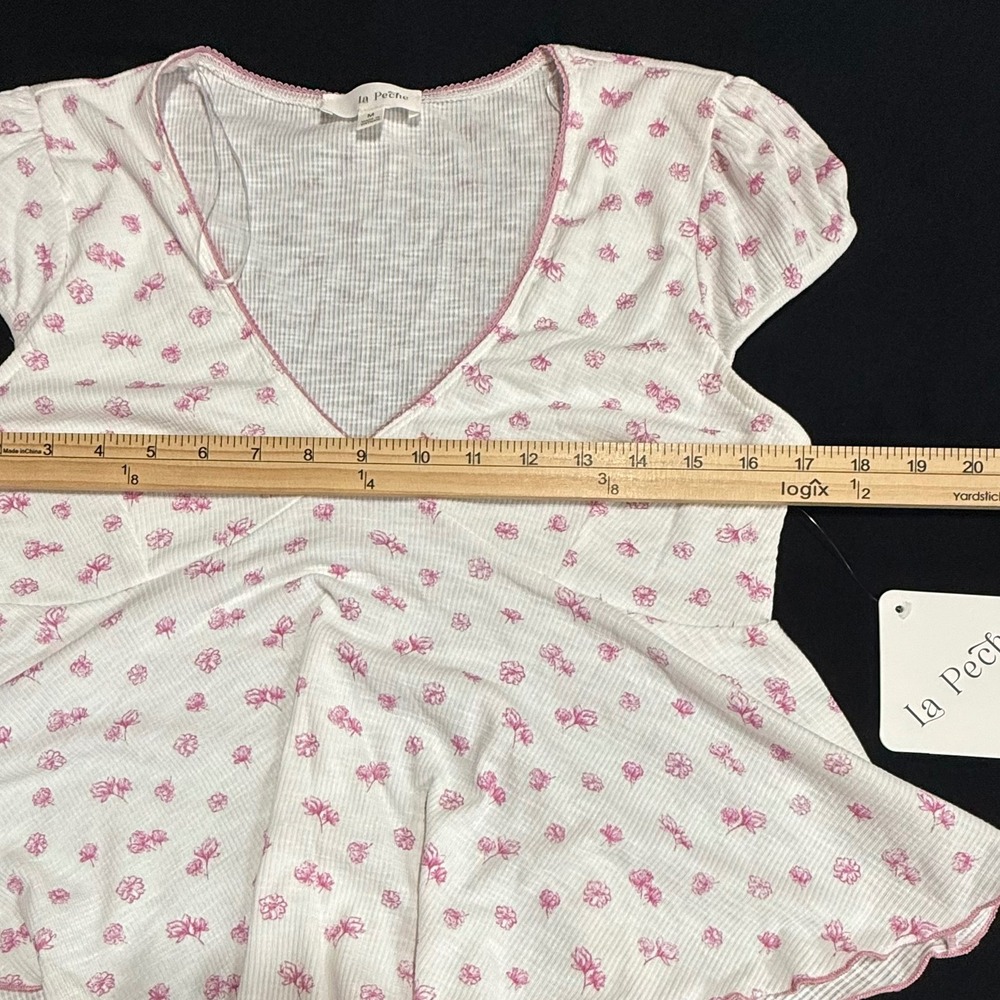 La Peche Peplum Top Women Size M White Pink Floral Coquette Ribbed Cap‎ Sleeve - Picture 6 of 8